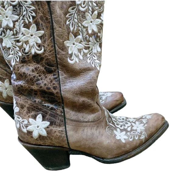 Moreria (Leather) Embroidered Floral Women's Western Boots. Size/9.5 - Picture 3 of 15